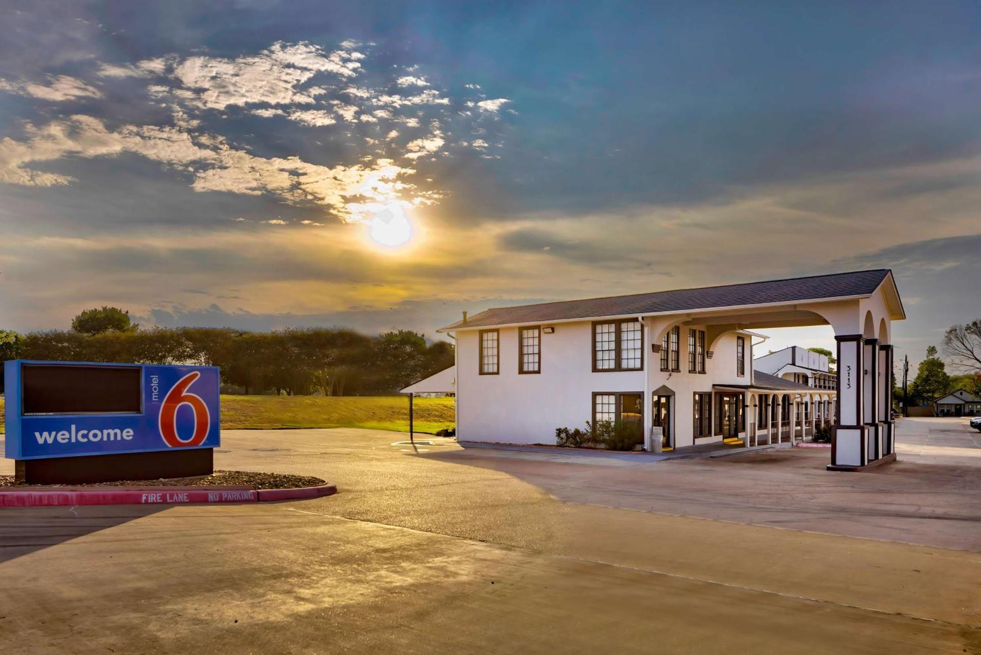 Motel 6-Bryan, Tx - College Station Eksteriør billede
