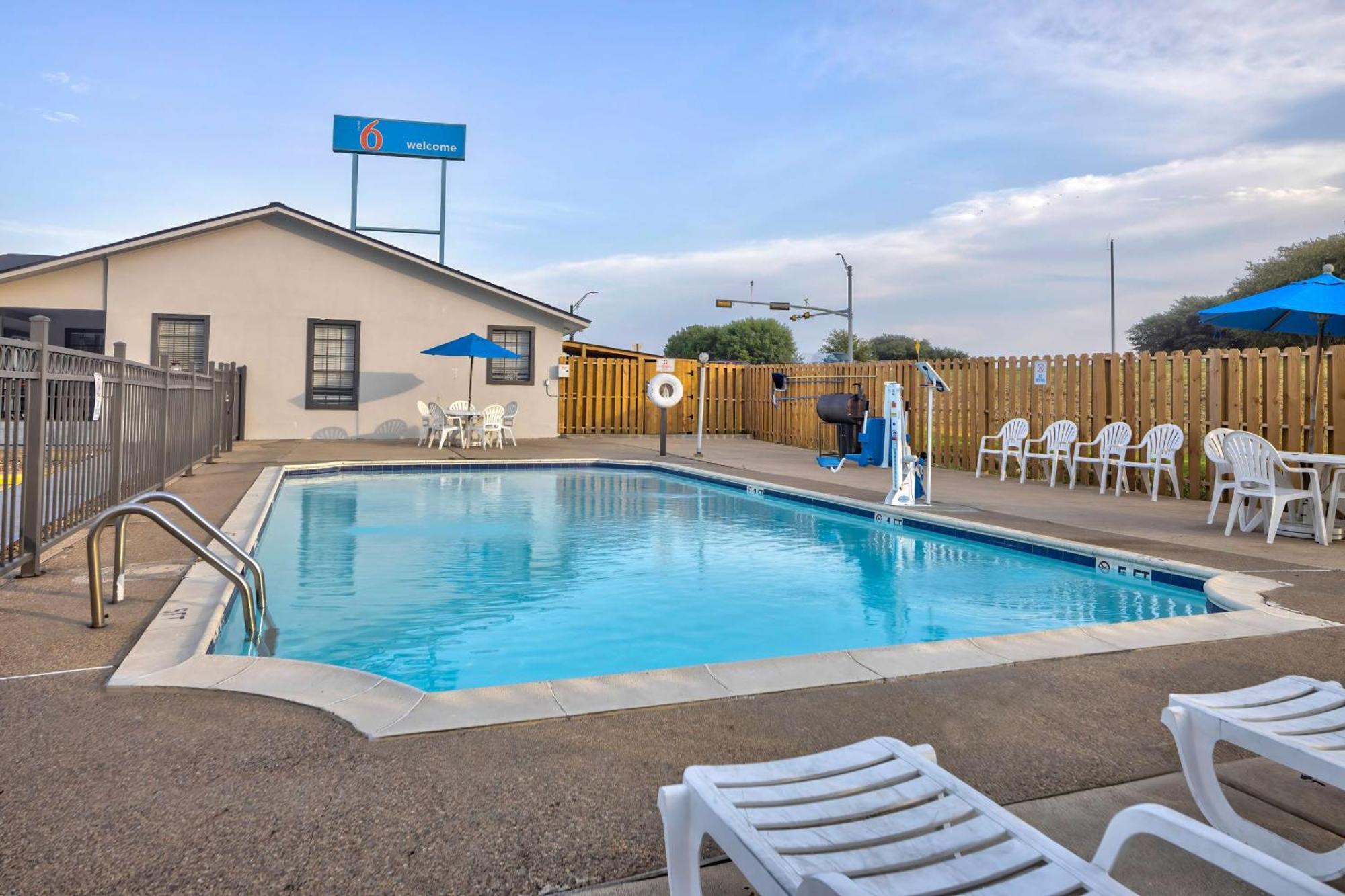 Motel 6-Bryan, Tx - College Station Eksteriør billede